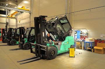 Where Do Forklift Operators Work